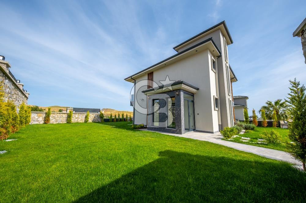 800 M2 ARSA İÇERİSİNDE MÜSTAKİL HAVUZLU MUHTEŞEM VİLLA