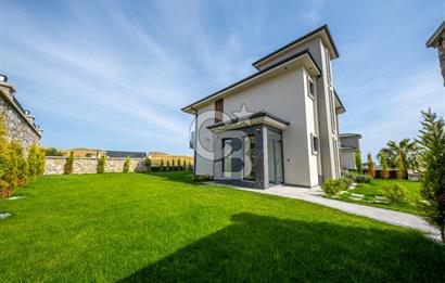 800 M2 ARSA İÇERİSİNDE MÜSTAKİL HAVUZLU MUHTEŞEM VİLLA