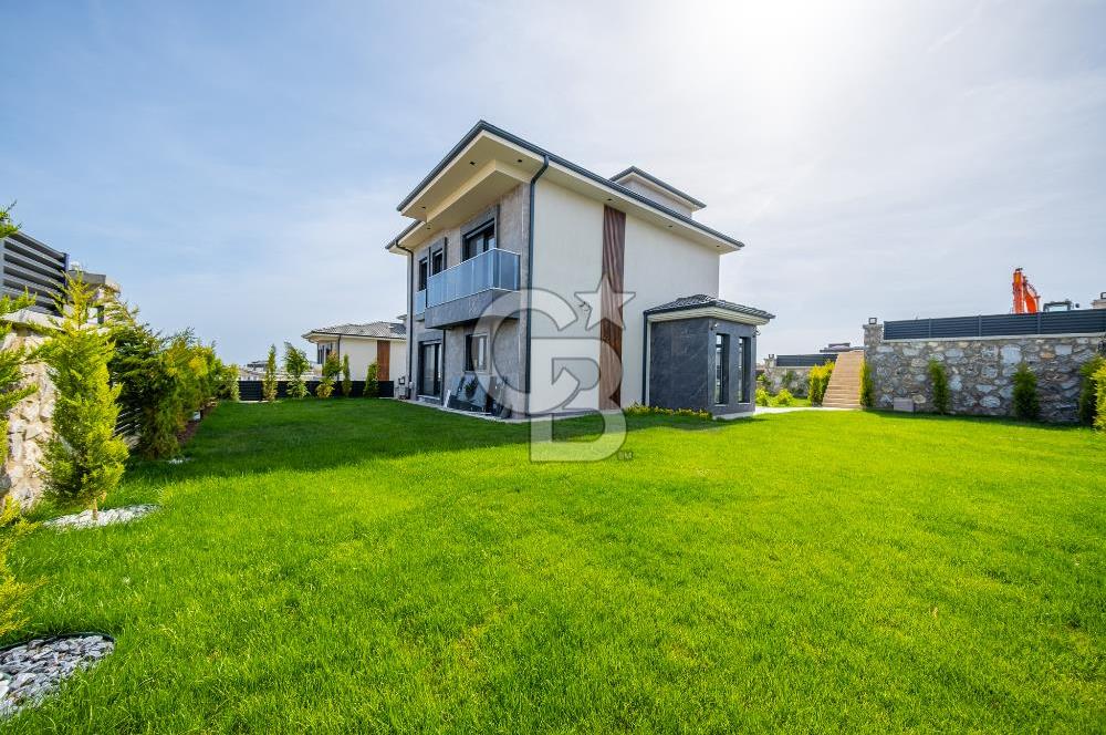 800 M2 ARSA İÇERİSİNDE MÜSTAKİL HAVUZLU MUHTEŞEM VİLLA