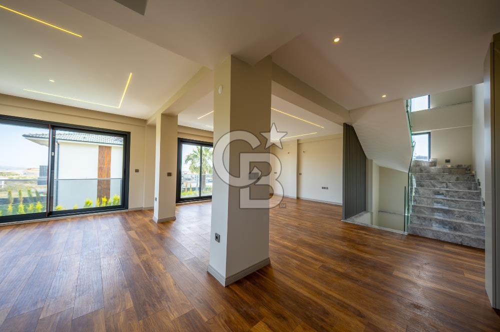 800 M2 ARSA İÇERİSİNDE MÜSTAKİL HAVUZLU MUHTEŞEM VİLLA
