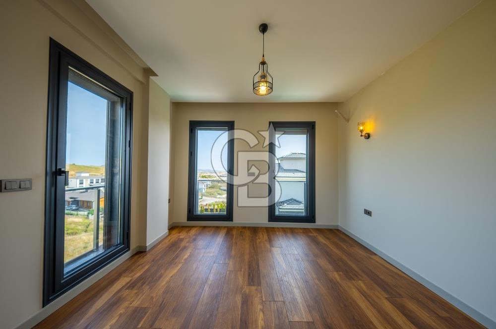 800 M2 ARSA İÇERİSİNDE MÜSTAKİL HAVUZLU MUHTEŞEM VİLLA