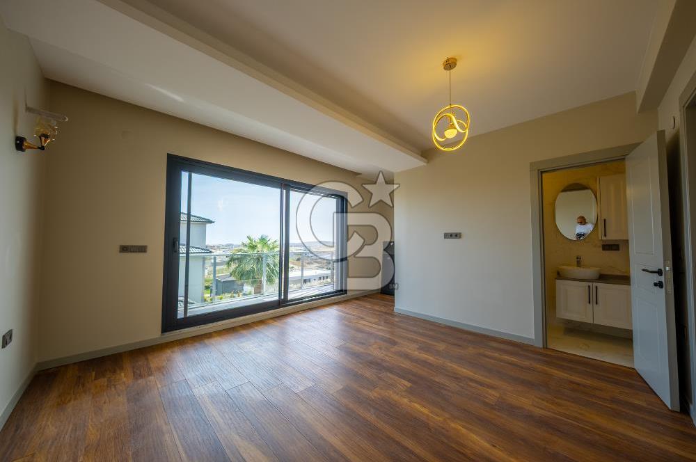 800 M2 ARSA İÇERİSİNDE MÜSTAKİL HAVUZLU MUHTEŞEM VİLLA