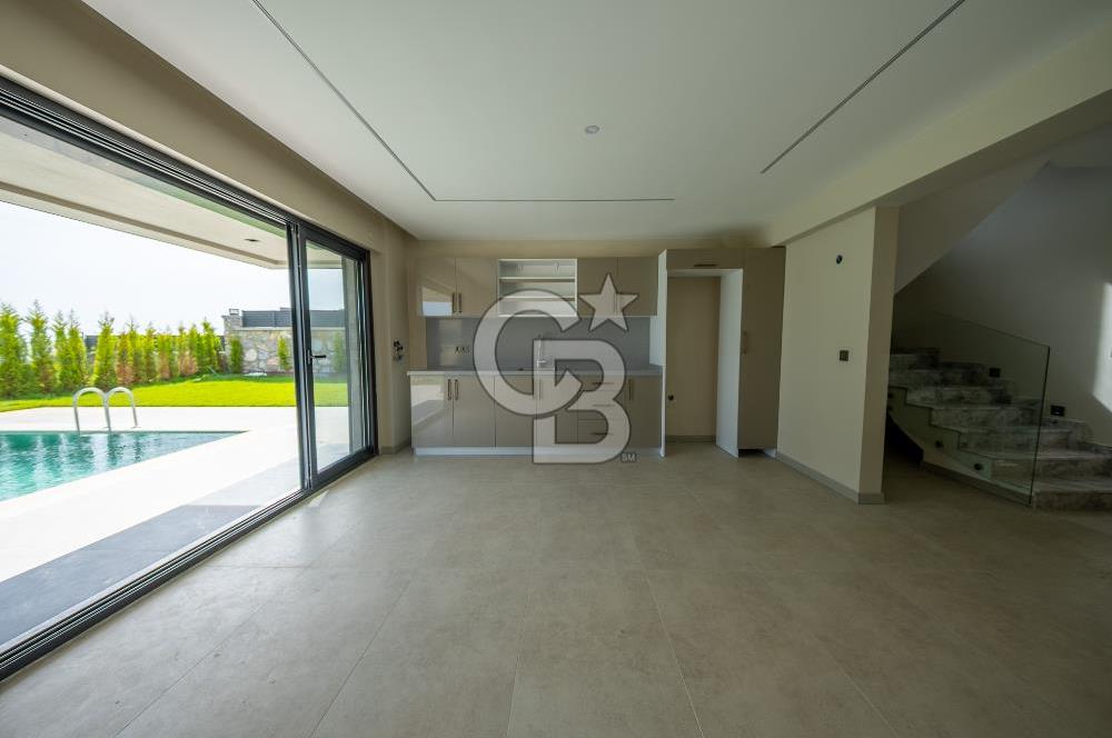 800 M2 ARSA İÇERİSİNDE MÜSTAKİL HAVUZLU MUHTEŞEM VİLLA