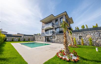 800 M2 ARSA İÇERİSİNDE MÜSTAKİL HAVUZLU MUHTEŞEM VİLLA
