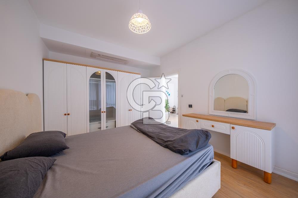ÇEŞME AYASARANDA SATILIK DENİZ MANZARALI EŞYALI 2+1 REZİDANS