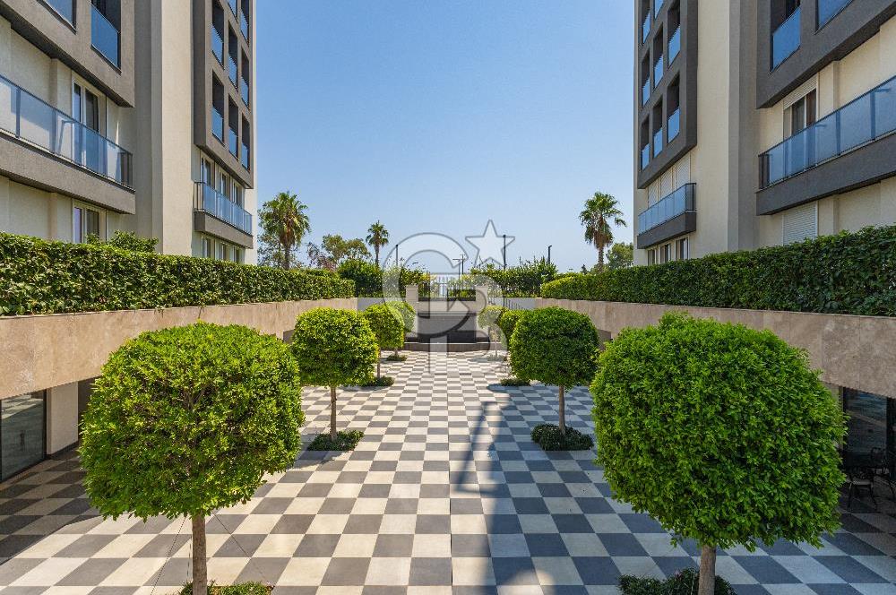 ANTALYA KONYAALTI LİMAN'DA SATILIK DENİZE SIFIR 7+1 DAİRE