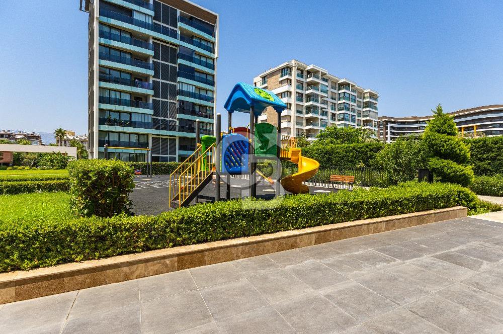 ANTALYA KONYAALTI LİMAN'DA SATILIK DENİZE SIFIR 7+1 DAİRE