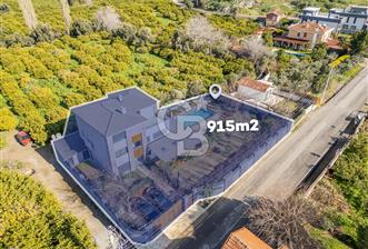 SIĞACIK YOLUNDA A PLUS KALİTE DE TAM MÜSTAKİL 6+2 HAVUZLU VİLLA