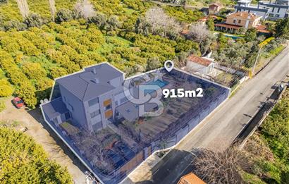 SIĞACIK YOLUNDA A PLUS KALİTE DE TAM MÜSTAKİL 6+2 HAVUZLU VİLLA