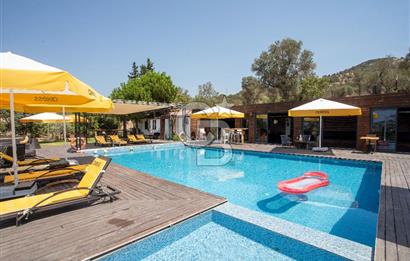ESKİFOÇA DA SATILIK LÜKS BUTİK OTEL VE BAĞIMSIZ MÜŞTEMİLAT