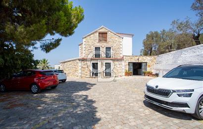 ESKİFOÇA DA SATILIK LÜKS BUTİK OTEL VE BAĞIMSIZ MÜŞTEMİLAT