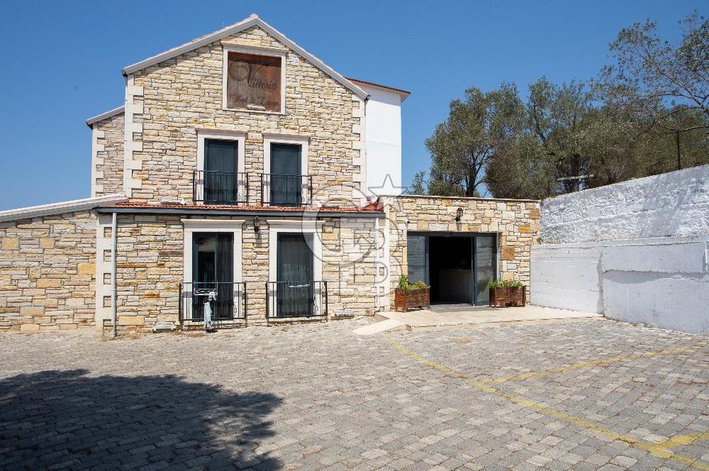 ESKİFOÇA DA SATILIK LÜKS BUTİK OTEL VE BAĞIMSIZ MÜŞTEMİLAT