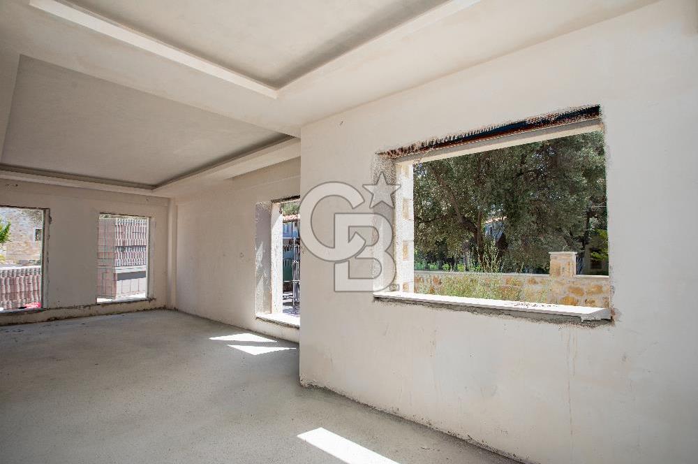 Eski Foça İsmetpaşa Mah. Satılık 5+1 Müstakil Villa