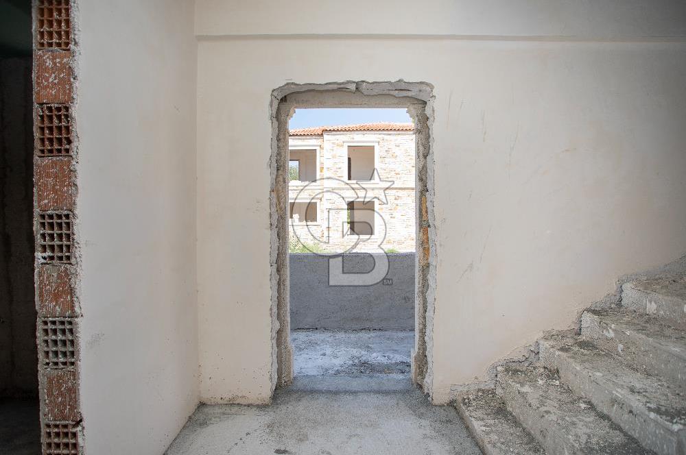 Eski Foça İsmetpaşa Mah. Satılık 5+1 Müstakil Villa