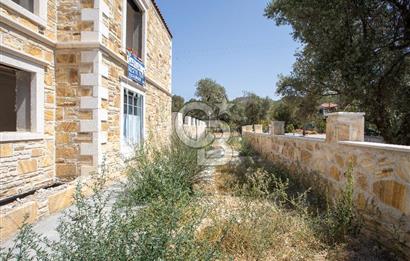 Eski Foça İsmetpaşa Mah. Satılık 5+1 Müstakil Villa