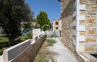 Eski Foça İsmetpaşa Mah. Satılık 5+1 Müstakil Villa