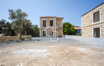 Eski Foça İsmetpaşa Mah. Satılık 5+1 Müstakil Villa