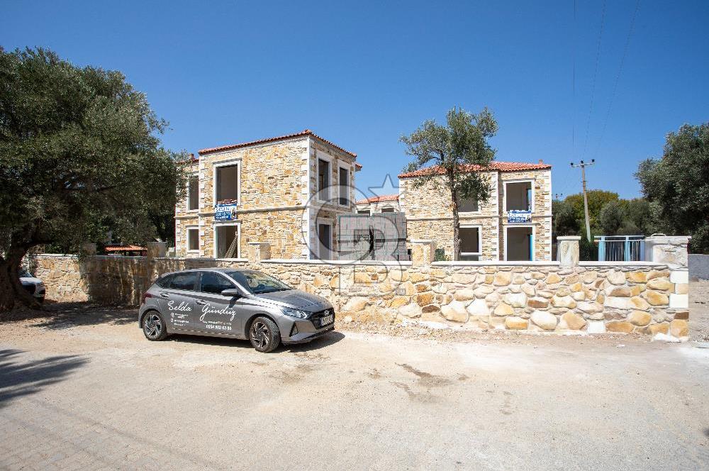 Eski Foça İsmetpaşa Mah. Satılık 5+1 Müstakil Villa