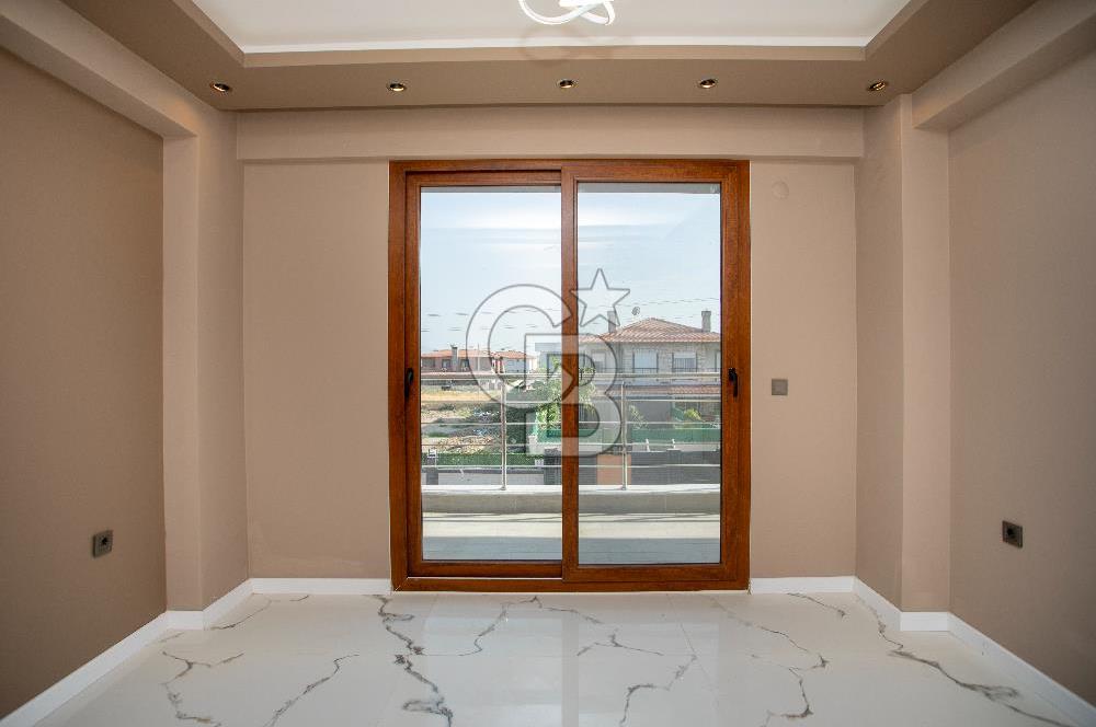Foça Bağarası Villalar Bölgesinde Satılık 4+1 Müstakil Villa