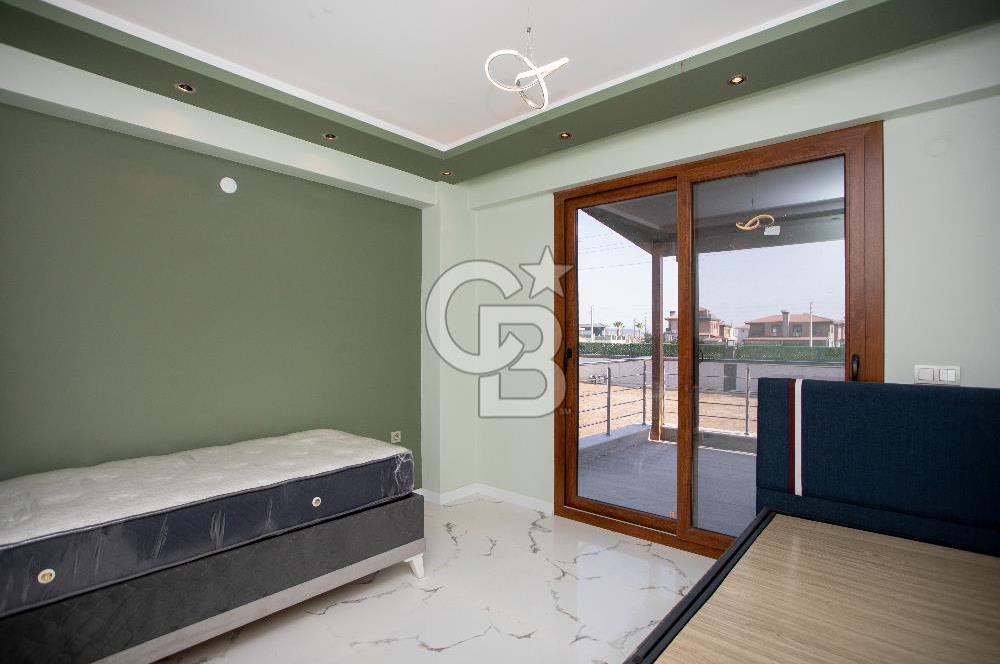 Foça Bağarası Villalar Bölgesinde Satılık 4+1 Müstakil Villa