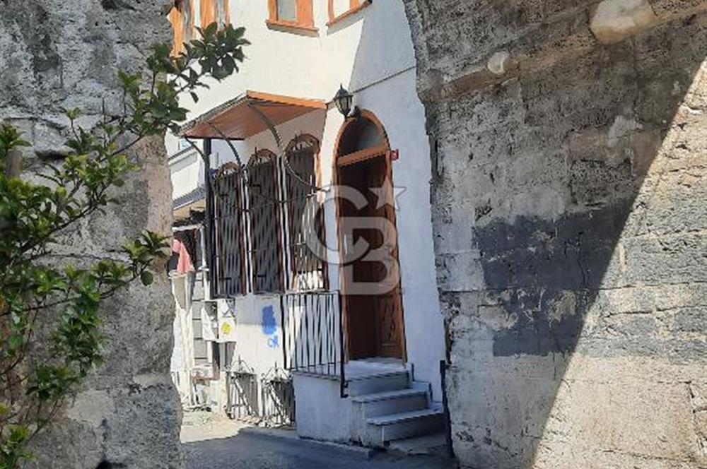 Vezneciler Metro Durağının Yanı Başında Yenilenmiş Müstakil Tarihi Bina