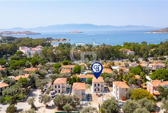 Eski Foça İsmetpaşa Mah. Satılık 5+1 Müstakil Villa