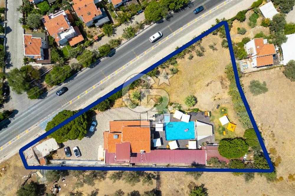 ESKİFOÇA DA SATILIK LÜKS BUTİK OTEL VE BAĞIMSIZ MÜŞTEMİLAT