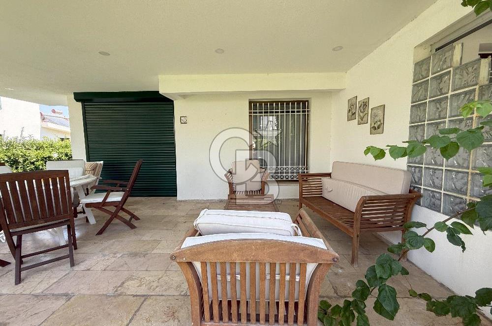 İzmir Çeşme Ilıca., Plaja 100m 4 + 1 Satılık Villa
