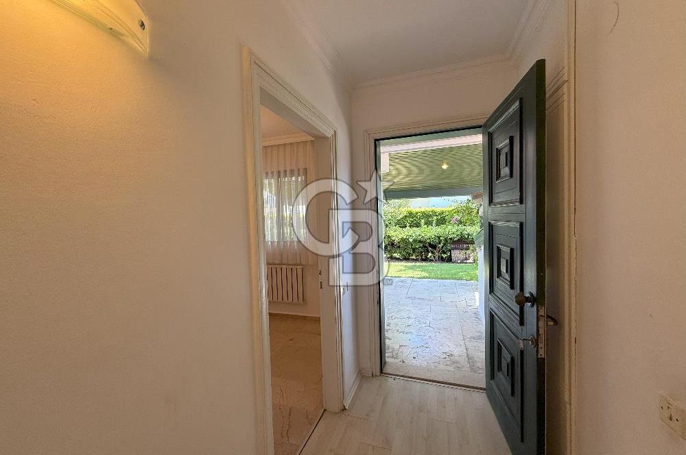 İzmir Çeşme Ilıca., Plaja 100m 4 + 1 Satılık Villa