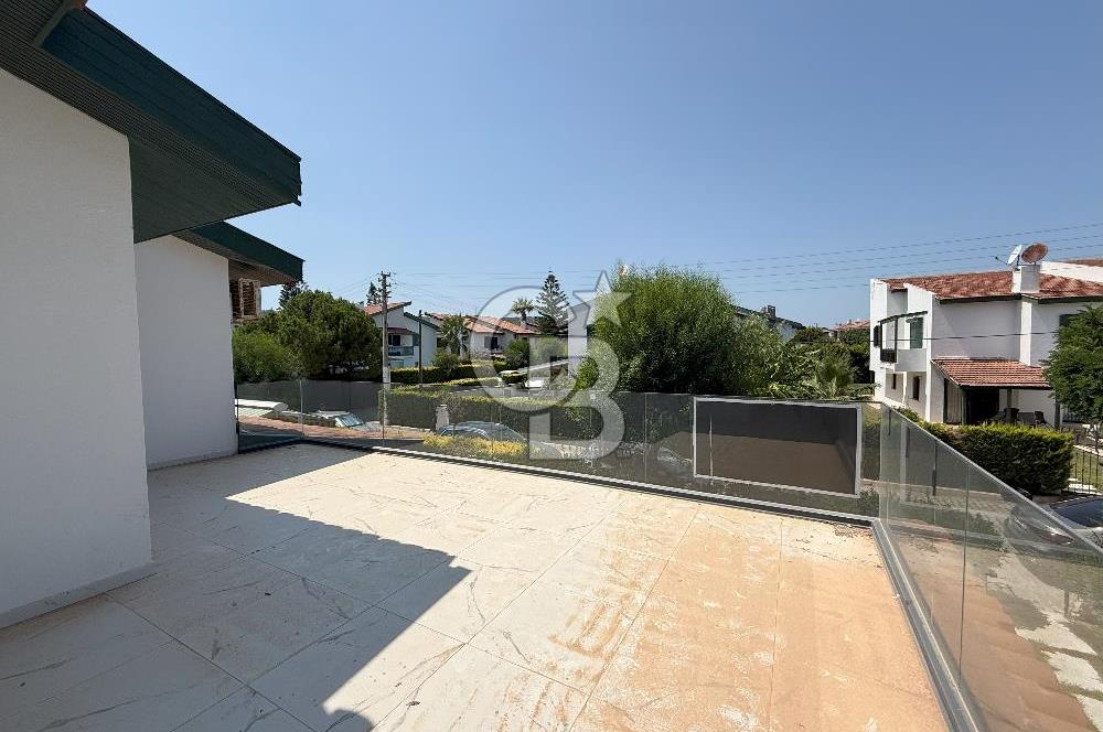 İzmir Çeşme Ilıca., Plaja 100m 4 + 1 Satılık Villa