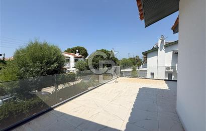 İzmir Çeşme Ilıca., Plaja 100m 4 + 1 Satılık Villa