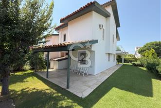 İzmir Çeşme Ilıca., Plaja 100m 4 + 1 Satılık Villa