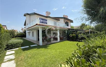 İzmir Çeşme Ilıca., Plaja 100m 4 + 1 Satılık Villa