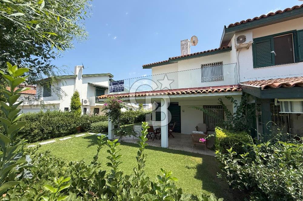 İzmir Çeşme Ilıca., Plaja 100m 4 + 1 Satılık Villa