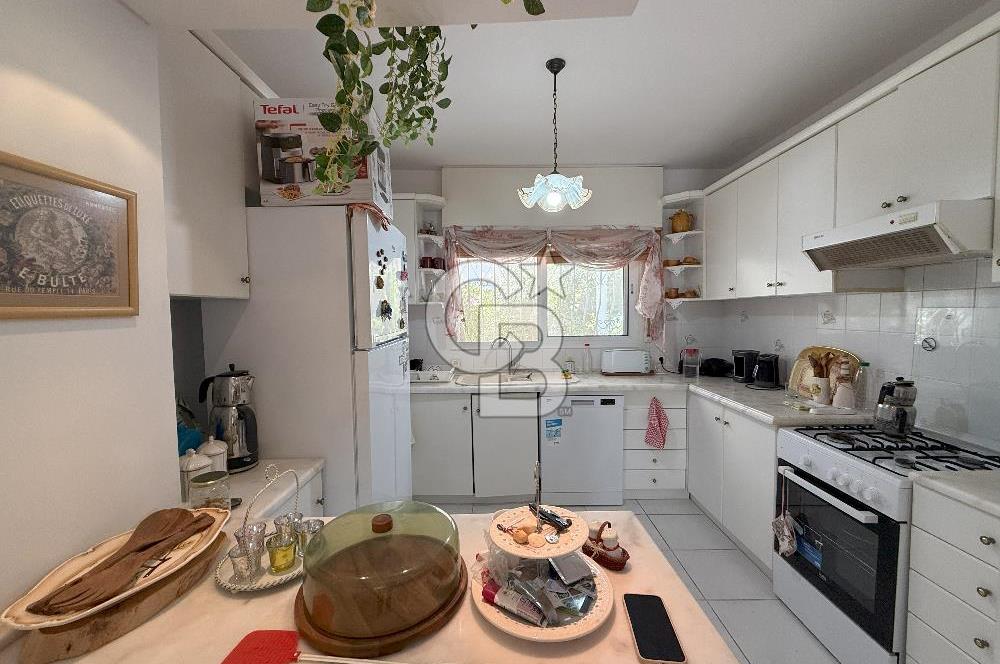 İzmir Çeşme Boyalık, Müstakil Havuzlu 4 + 1 Satılık Villa