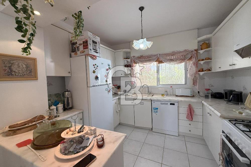 İzmir Çeşme Boyalık, Müstakil Havuzlu 4 + 1 Satılık Villa