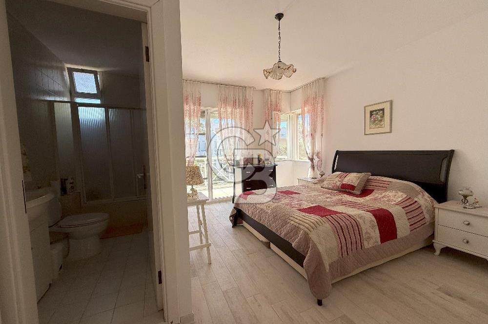 İzmir Çeşme Boyalık, Müstakil Havuzlu 4 + 1 Satılık Villa