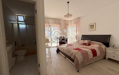 İzmir Çeşme Boyalık, Müstakil Havuzlu 4 + 1 Satılık Villa
