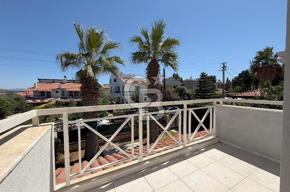 İzmir Çeşme Boyalık, Müstakil Havuzlu 4 + 1 Satılık Villa