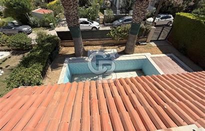 İzmir Çeşme Boyalık, Müstakil Havuzlu 4 + 1 Satılık Villa