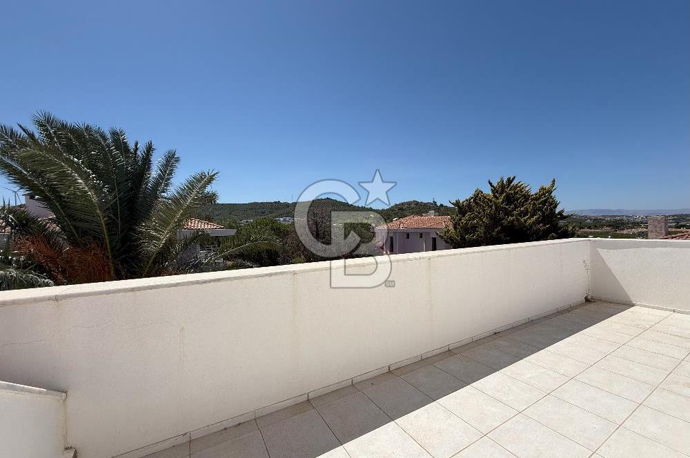 İzmir Çeşme Boyalık, Müstakil Havuzlu 4 + 1 Satılık Villa