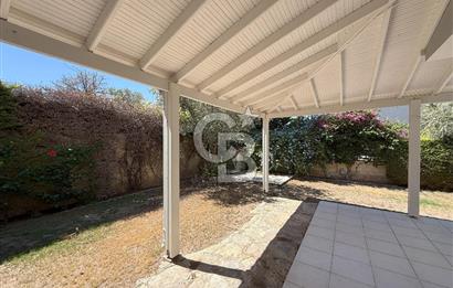 İzmir Çeşme Boyalık, Müstakil Havuzlu 4 + 1 Satılık Villa