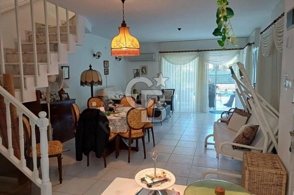 İzmir Çeşme Boyalık, Müstakil Havuzlu 4 + 1 Satılık Villa