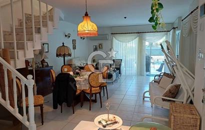 İzmir Çeşme Boyalık, Müstakil Havuzlu 4 + 1 Satılık Villa