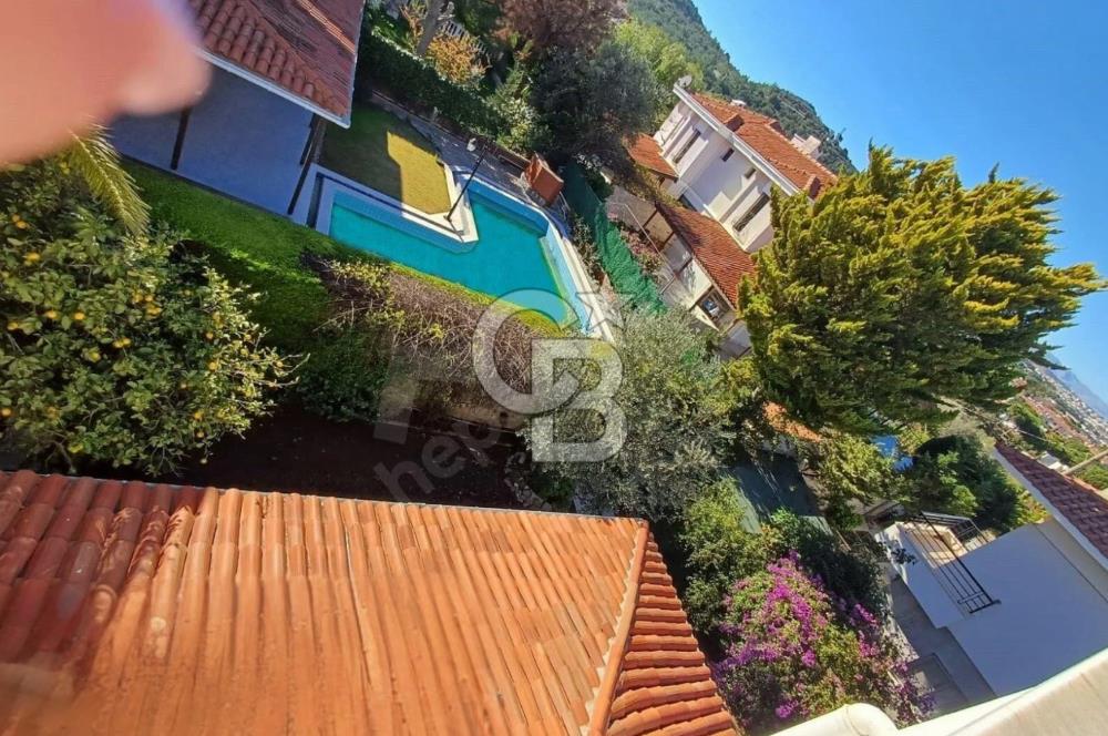 İzmir Çeşme Boyalık, Müstakil Havuzlu 4 + 1 Satılık Villa