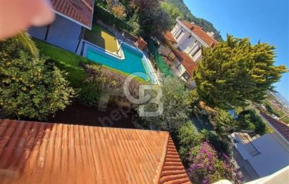 İzmir Çeşme Boyalık, Müstakil Havuzlu 4 + 1 Satılık Villa