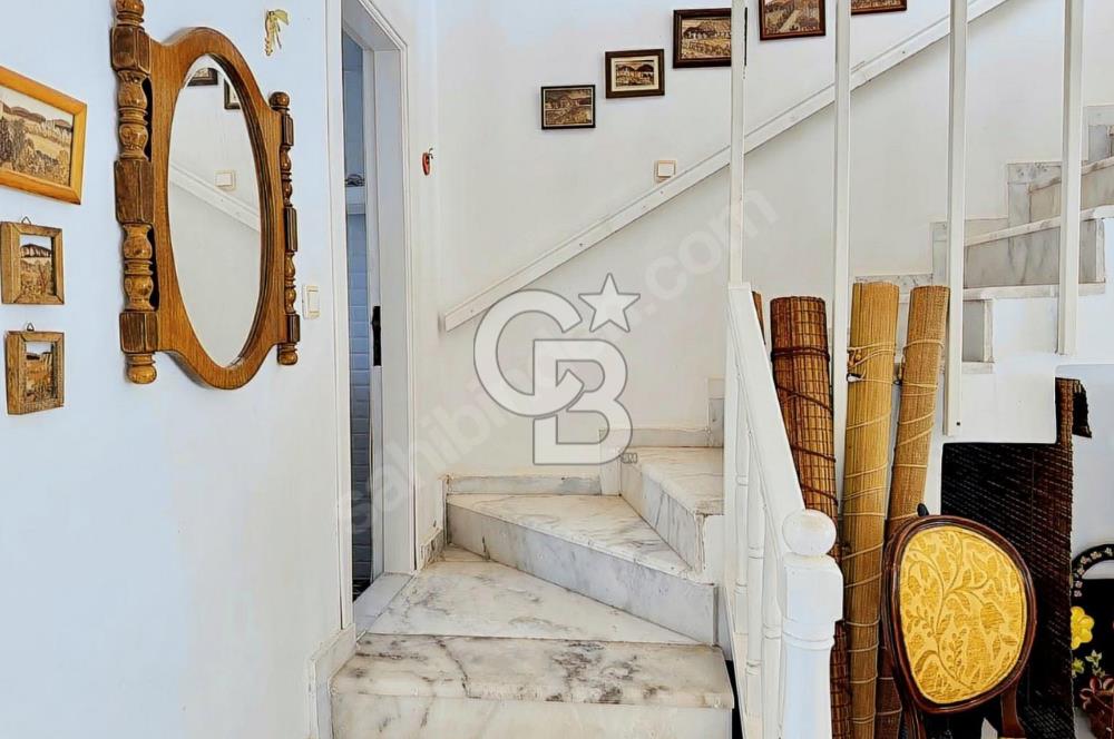 İzmir Çeşme Boyalık, Müstakil Havuzlu 4 + 1 Satılık Villa