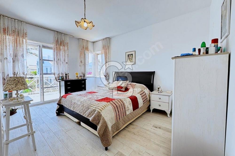 İzmir Çeşme Boyalık, Müstakil Havuzlu 4 + 1 Satılık Villa