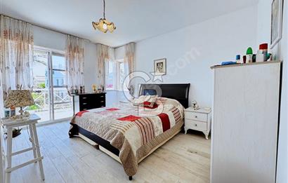 İzmir Çeşme Boyalık, Müstakil Havuzlu 4 + 1 Satılık Villa