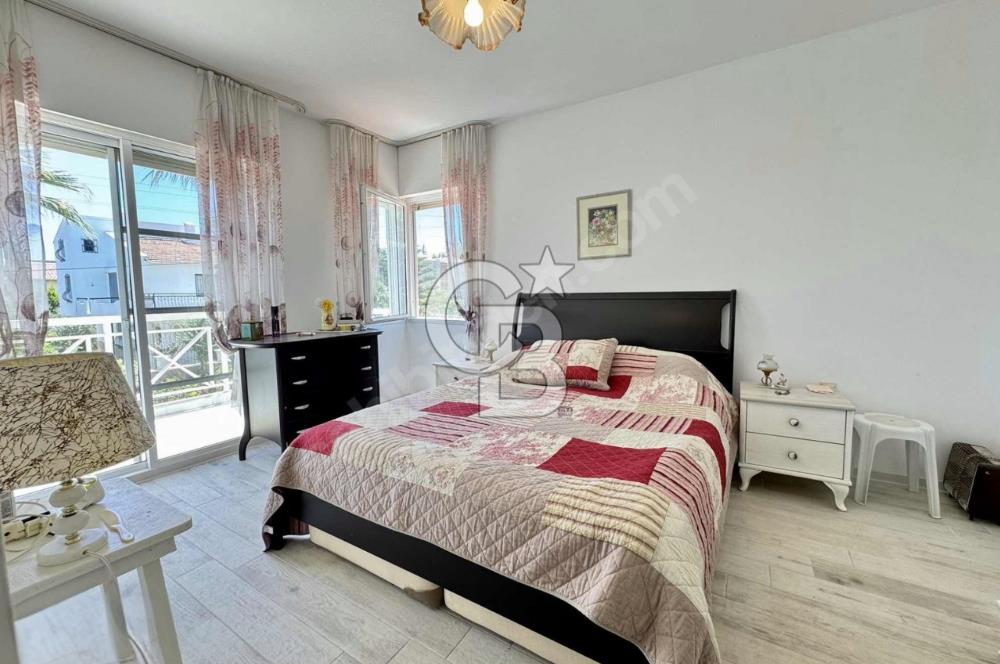 İzmir Çeşme Boyalık, Müstakil Havuzlu 4 + 1 Satılık Villa
